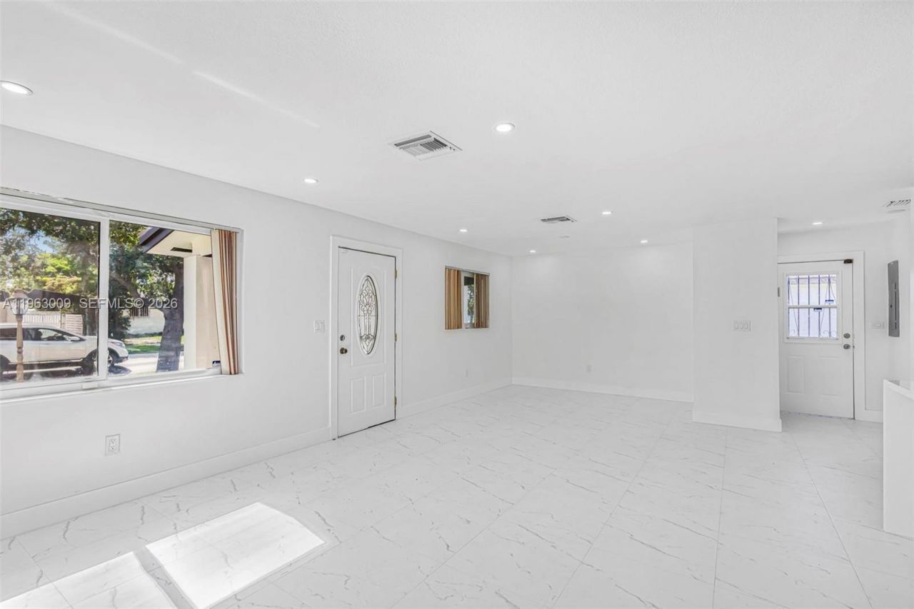 2901 SW 92nd Ave , Miami, FL 33165 Photo