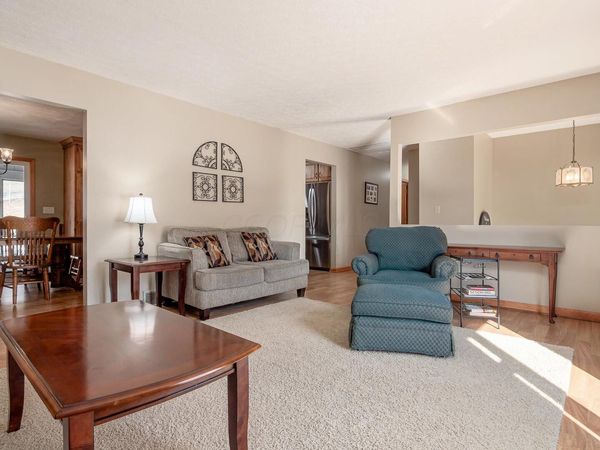 125 Persimmon Drive NE, Newark, OH 43055
