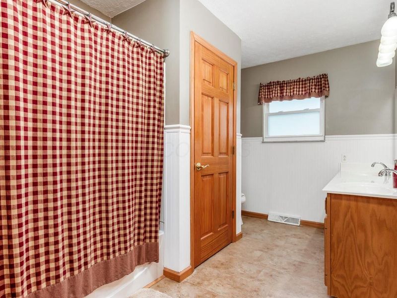125 Persimmon Drive NE, Newark, OH 43055 Photo 14