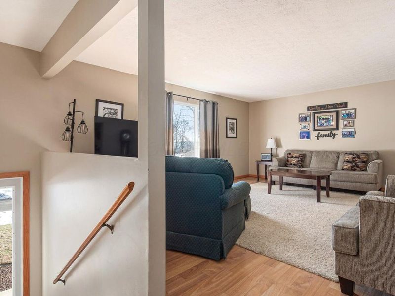 125 Persimmon Drive NE, Newark, OH 43055 Photo 2