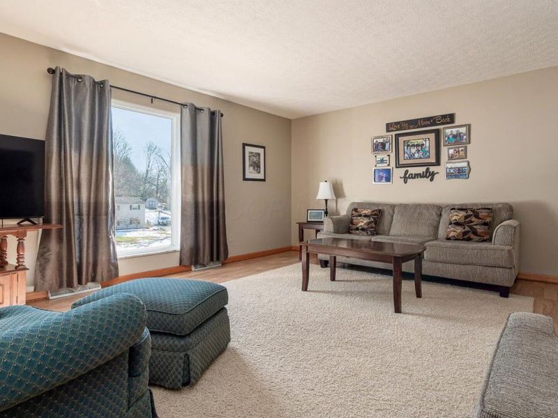 125 Persimmon Drive NE, Newark, OH 43055 Photo 3