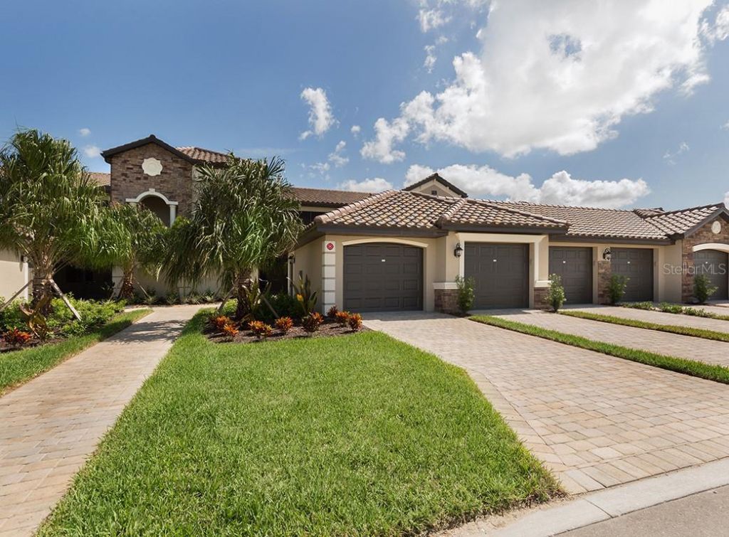 5528 Palmer Circle, Unit 105, Lakewood Ranch, FL 34211 Photo