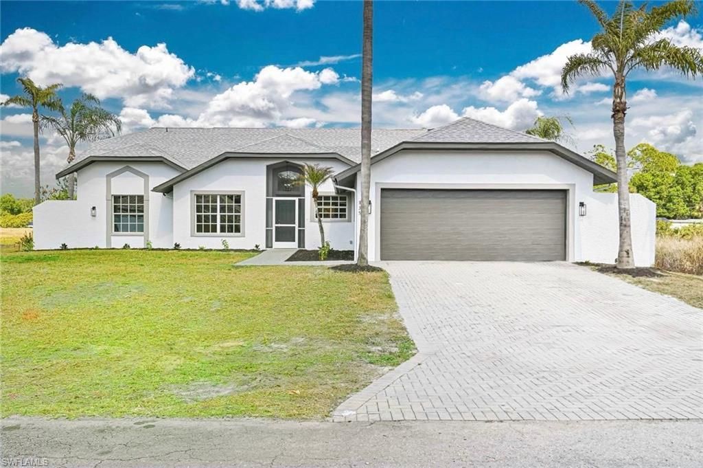 835 Geneva St E, Lehigh Acres, FL 33974 Photo