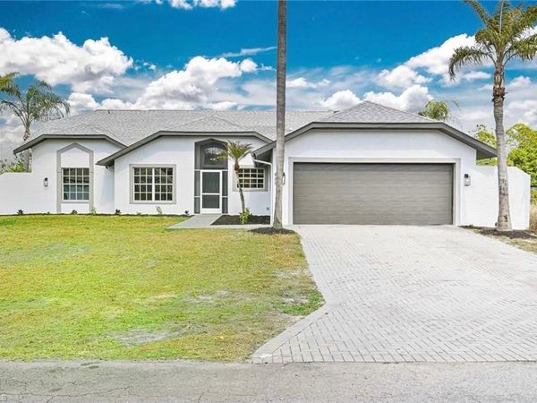 835 Geneva ST E, LEHIGH ACRES, FL 33974