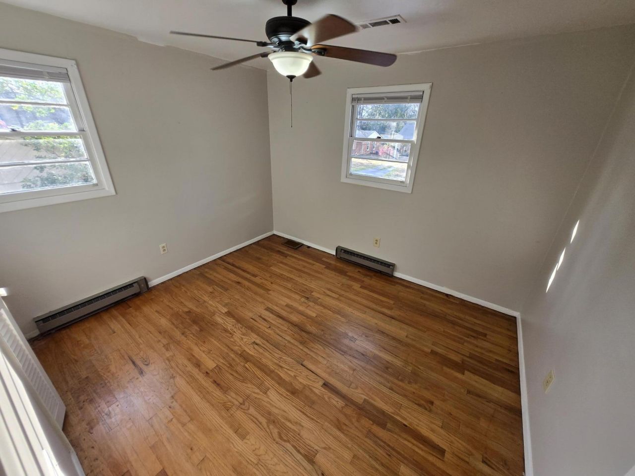 1433 Salisbury Street Photo 12