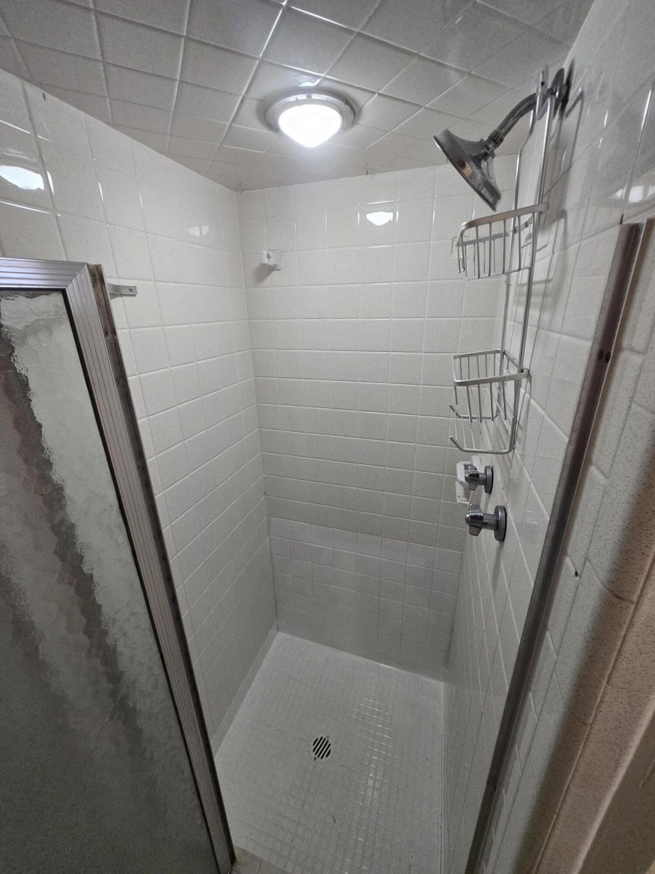 1433 Salisbury Street Photo 19