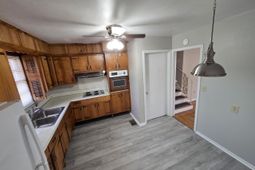 1433 Salisbury Street photo 4