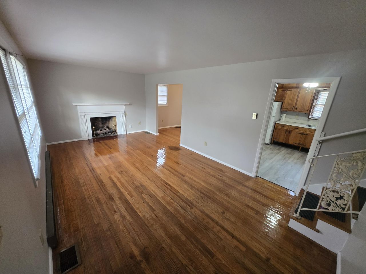 1433 Salisbury Street Photo 4