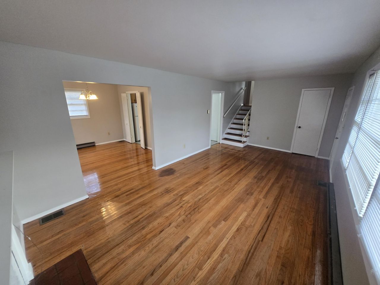 1433 Salisbury Street Photo 6