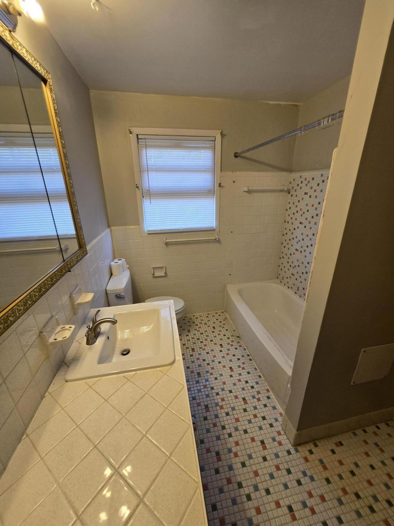 1433 Salisbury Street Photo 9