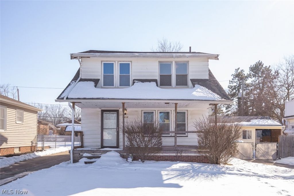 9215 Pinegrove Avenue, Parma, OH 44129 Main Photo