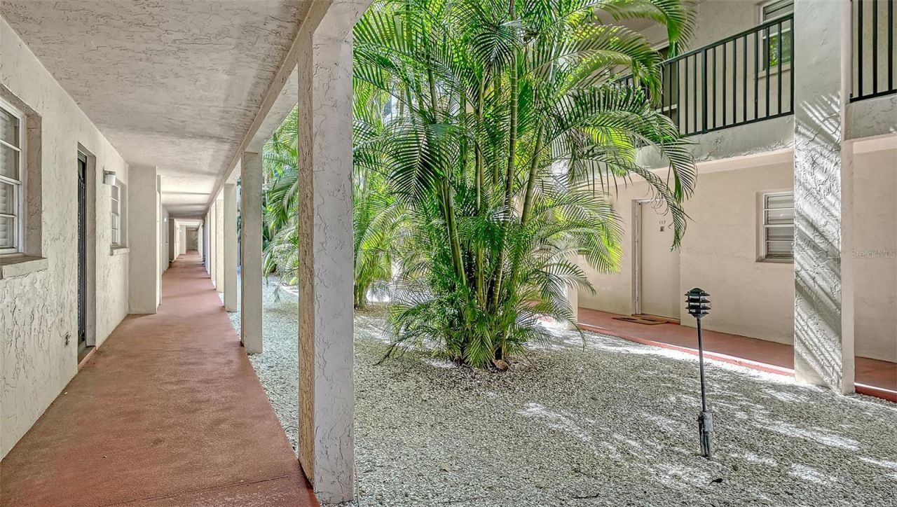 3700 S Osprey Avenue, Unit 219, Sarasota, FL 34239 Photo