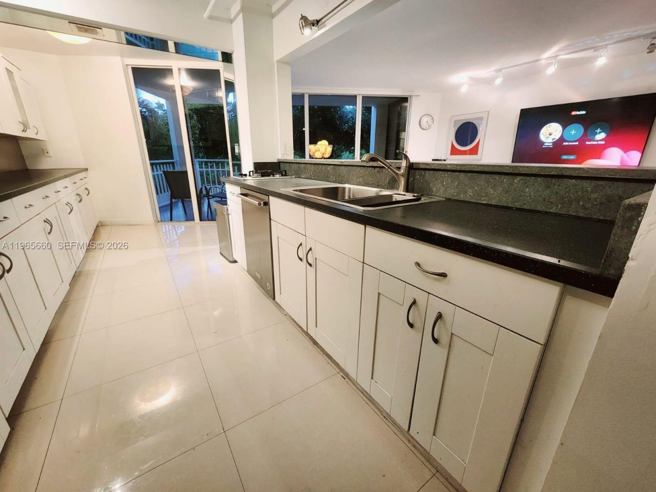 1000 Quayside Ter , Unit 408, Miami, FL 33138 Photo