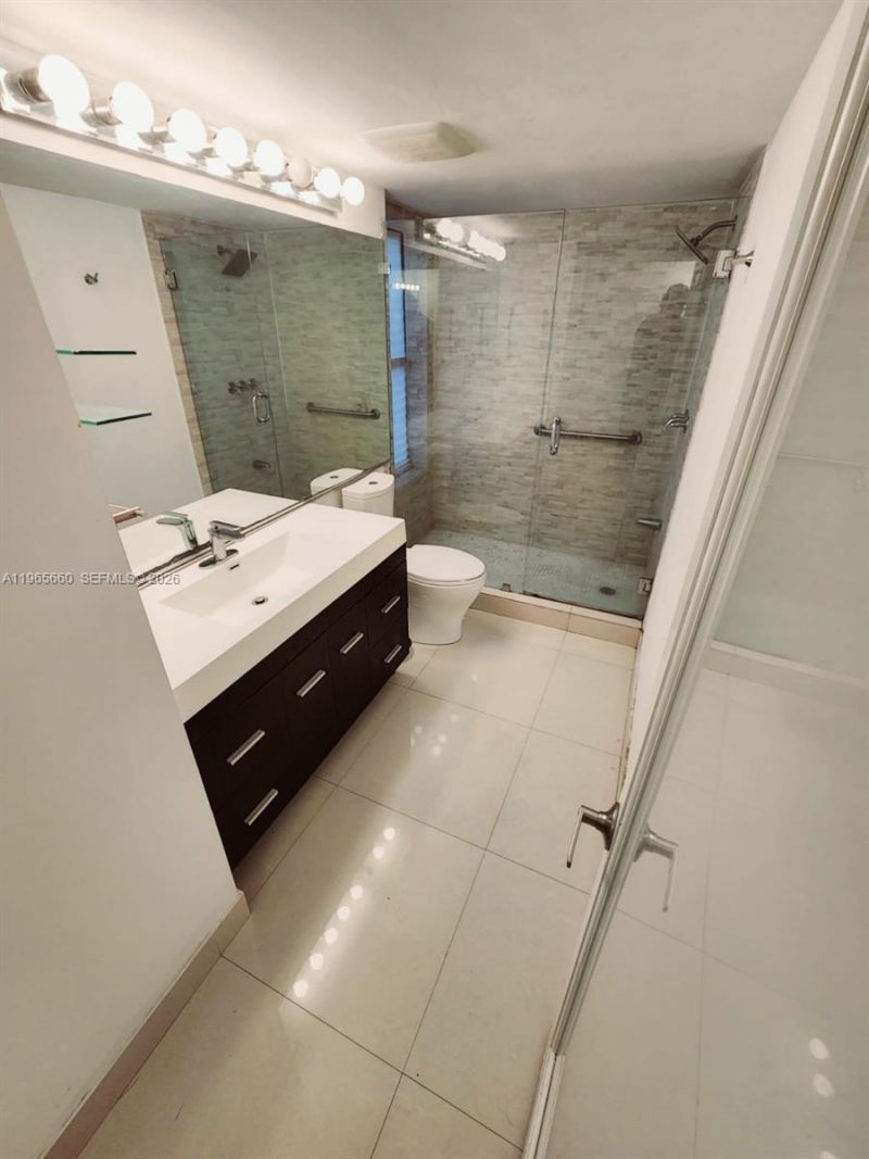 1000 Quayside Ter , Unit 408, Miami, FL 33138 Photo