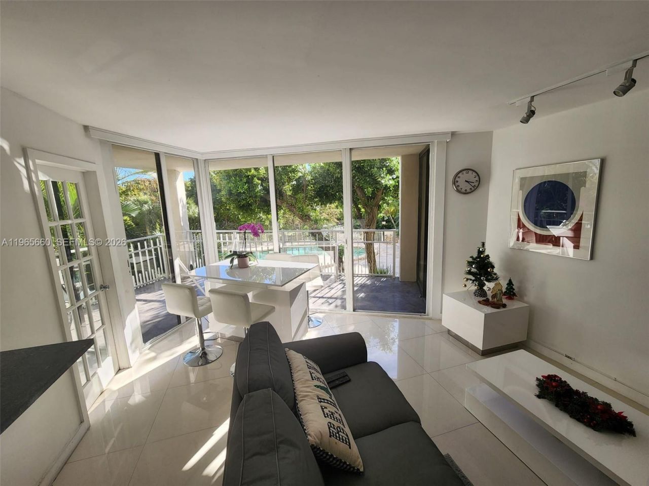 1000 Quayside Ter , Unit 408, Miami, FL 33138 Photo