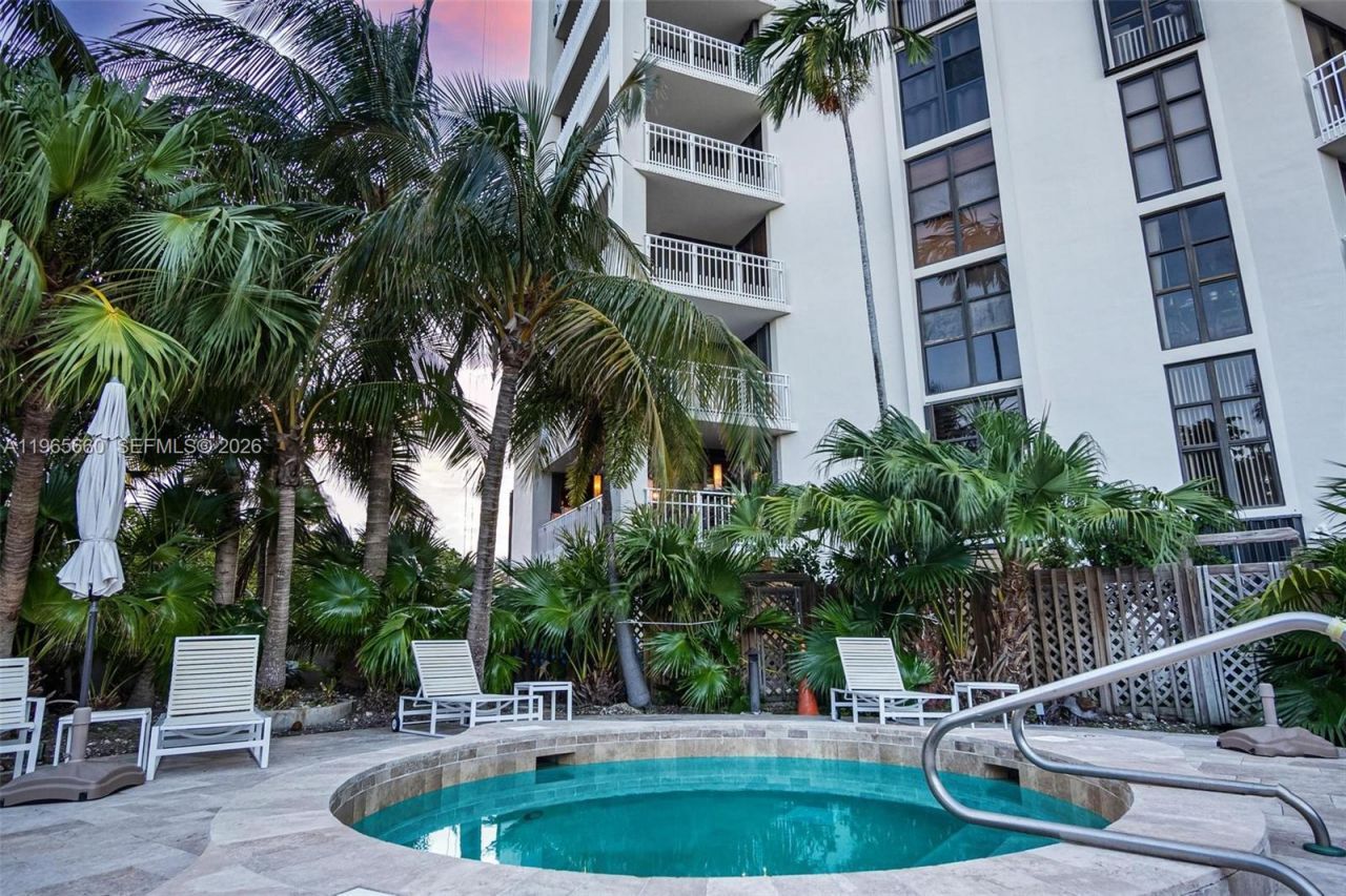 1000 Quayside Ter , Unit 408, Miami, FL 33138 Photo