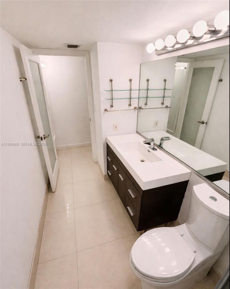 1000 Quayside Ter , Unit 408, Miami, FL 33138 Photo