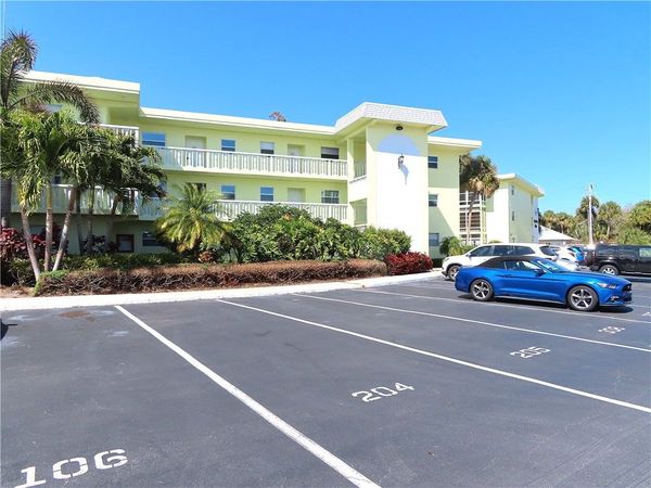1100 Ponce De Leon Circle, Unit 204, Vero Beach, FL 32960