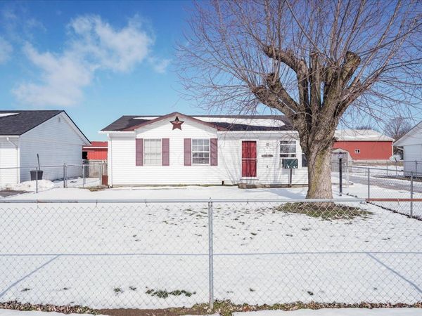 112 E School Street, New Holland, OH 43145