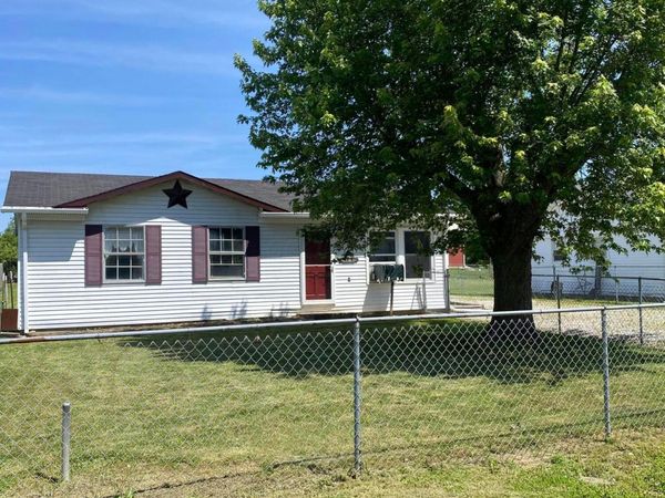 112 E School Street, New Holland, OH 43145