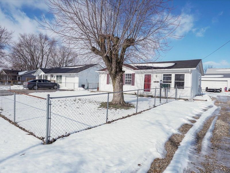 112 E School Street, New Holland, OH 43145 Photo 2