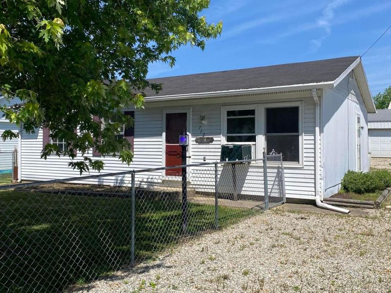 112 E School Street, New Holland, OH 43145 Photo 3
