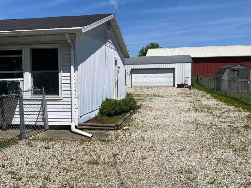 112 E School Street, New Holland, OH 43145 Photo 5