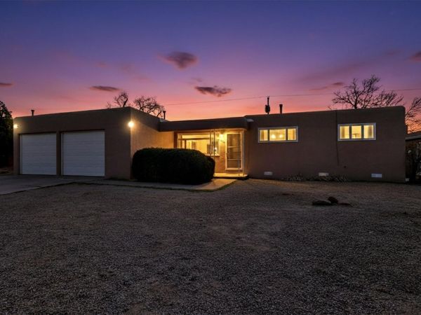 9900 Mesa Arriba Avenue NE, Albuquerque, NM 87111