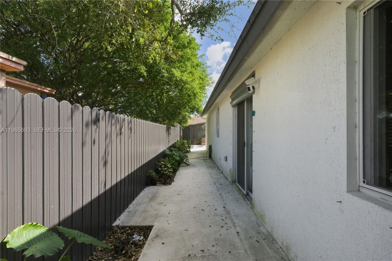 6723 NW 6th Ave, Miami, FL 33150 Photo