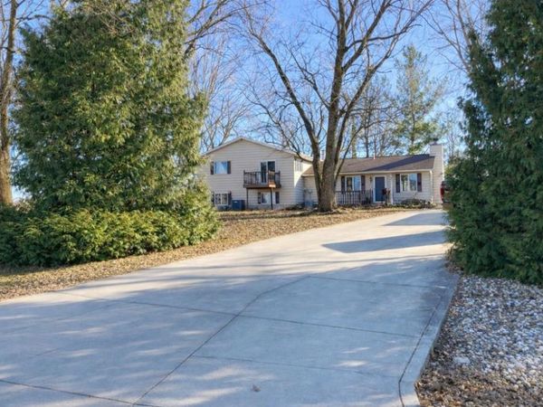 602 N 29th Rd, LaSalle, IL 61301