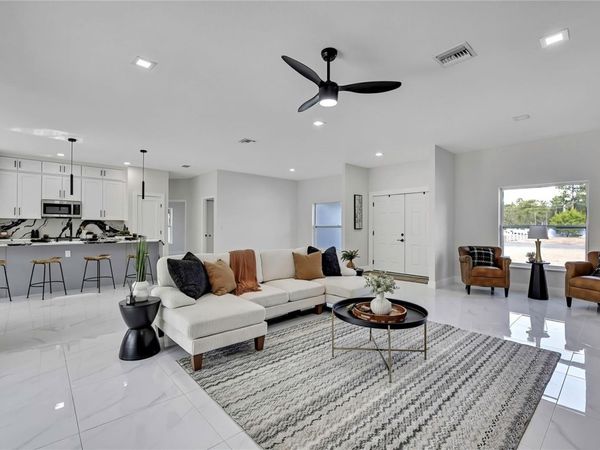 10262 MAYBIRD AVENUE, WEEKI WACHEE, FL 34614