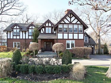 285 Linden Park Place, Highland Park, IL 60035
