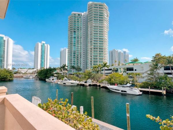 250 Sunny Isles Blvd, Unit TH-207, Sunny Isles Beach, FL 33160