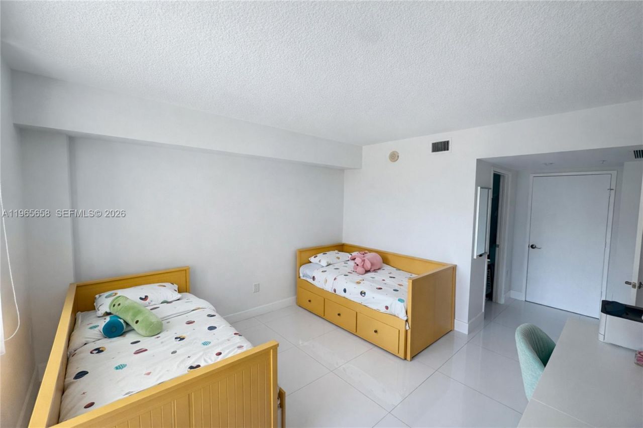 250 Sunny Isles Blvd, Unit TH-207, Sunny Isles Beach, FL 33160 Photo