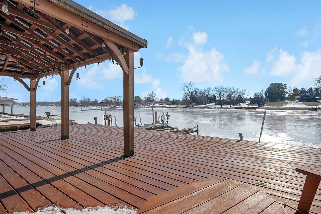 2571 W Choctaw Drive , London, OH 43140 Main Photo