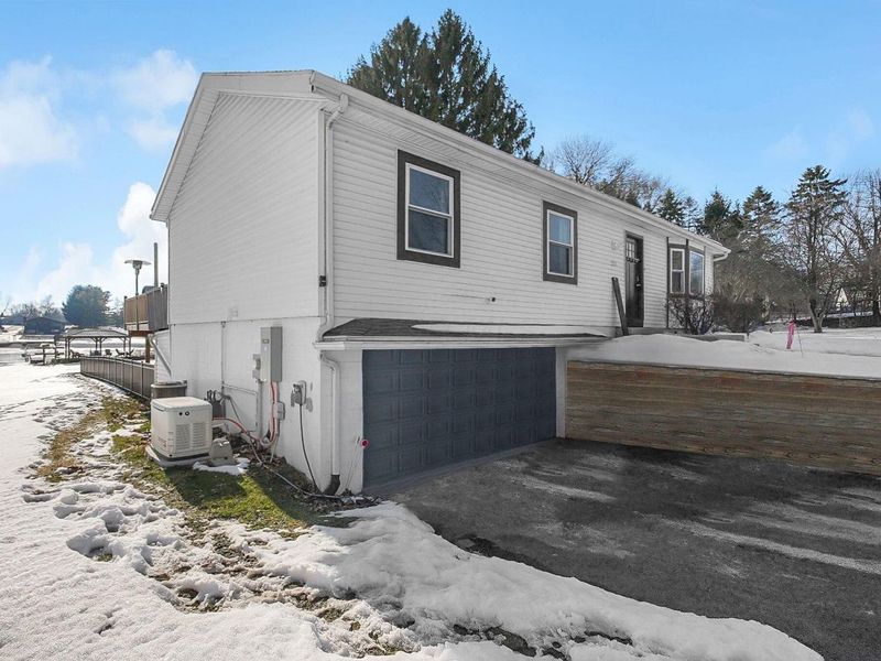 2571 W Choctaw Drive, London, OH 43140 Photo 4