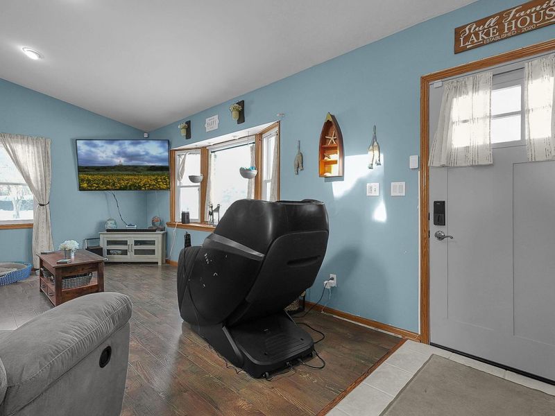 2571 W Choctaw Drive, London, OH 43140 Photo 6