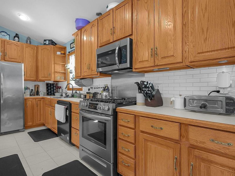 2571 W Choctaw Drive, London, OH 43140 Photo 8