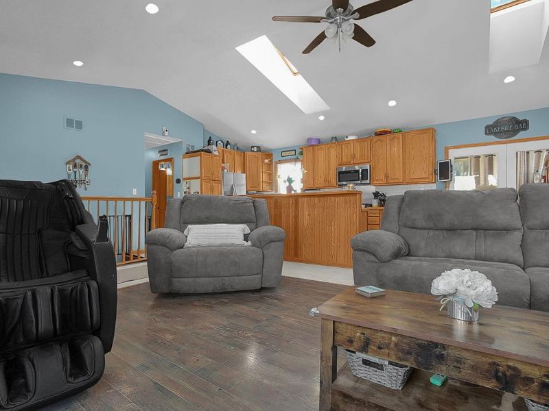 2571 W Choctaw Drive, London, OH 43140 Photo 9