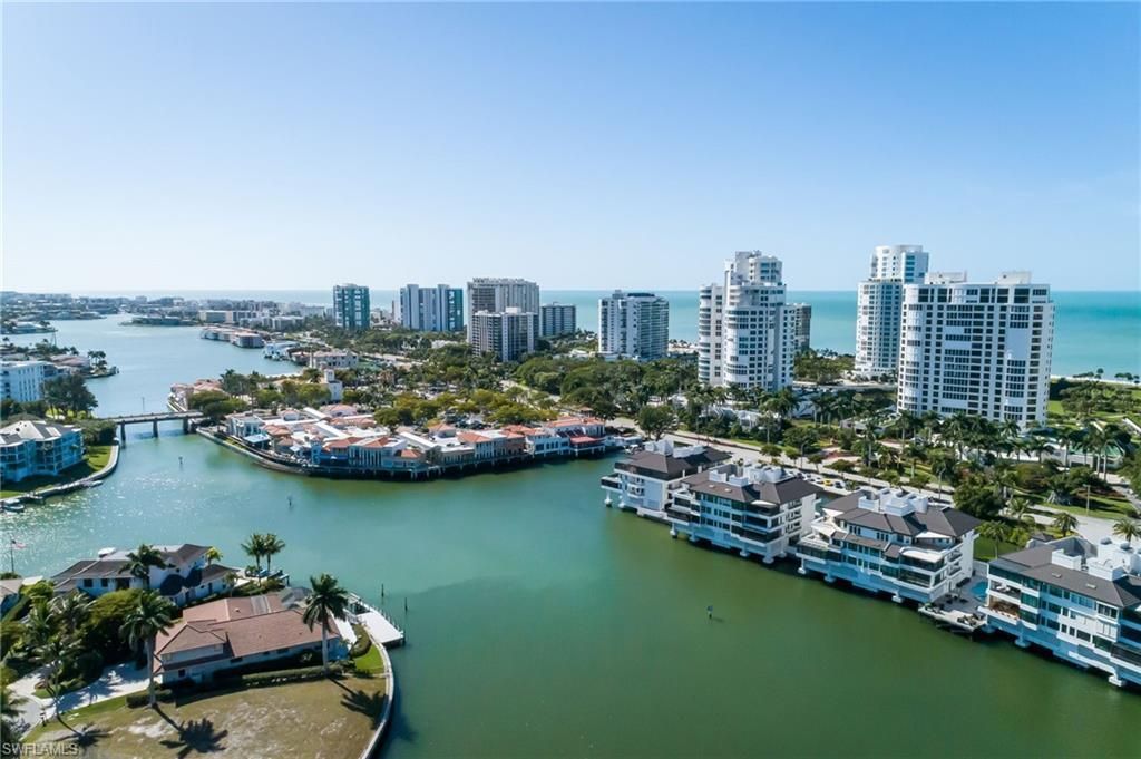 512 Neapolitan Ln, Naples, FL 34103 Photo