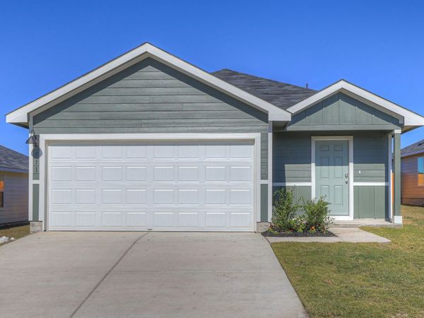 311 WILD GOOSE DR, Luling, TX 78648