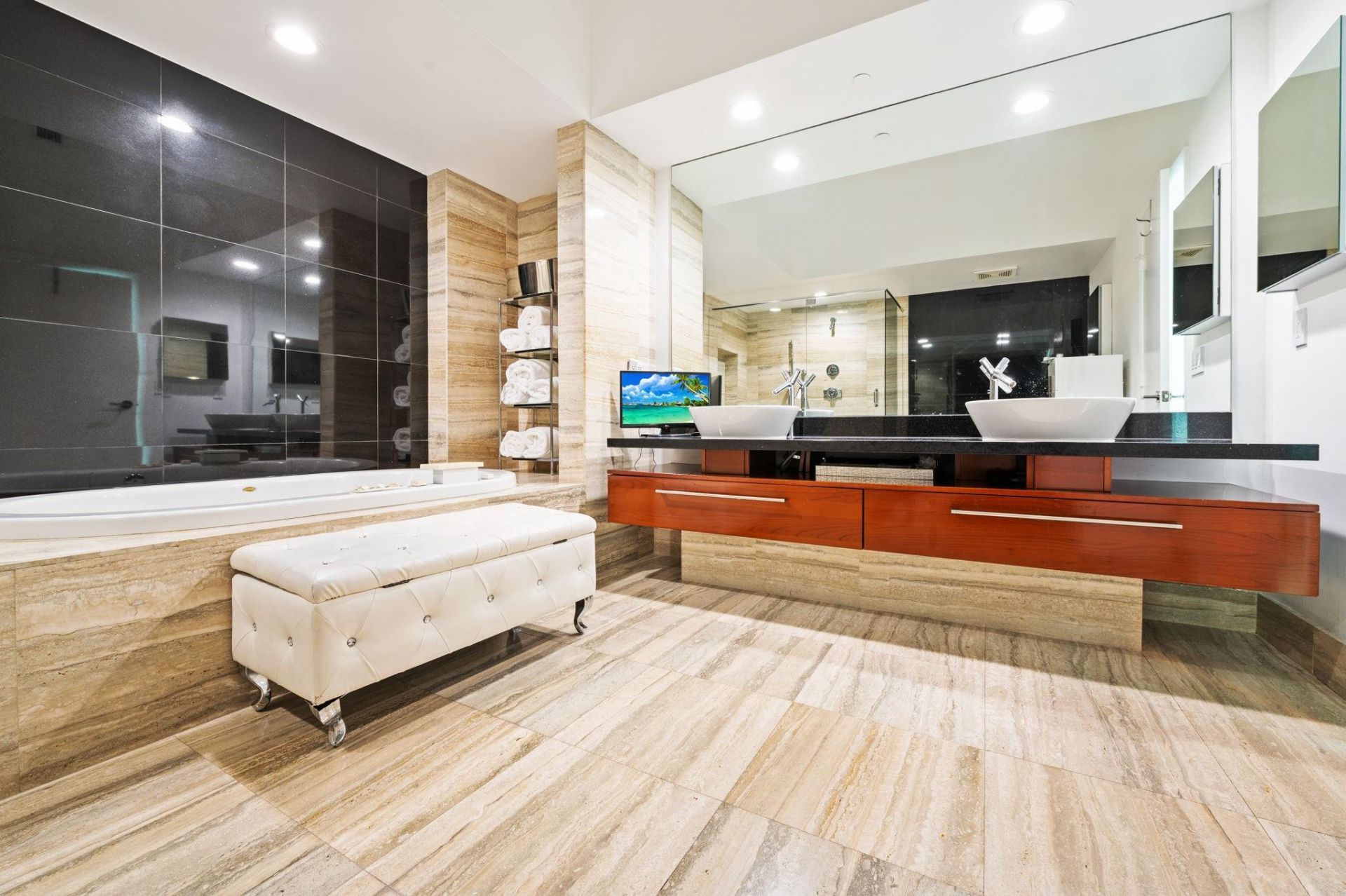 101 S Fort Lauderdale Beach Boulevard, Unit 607, Fort Lauderdale, FL 33316 Photo
