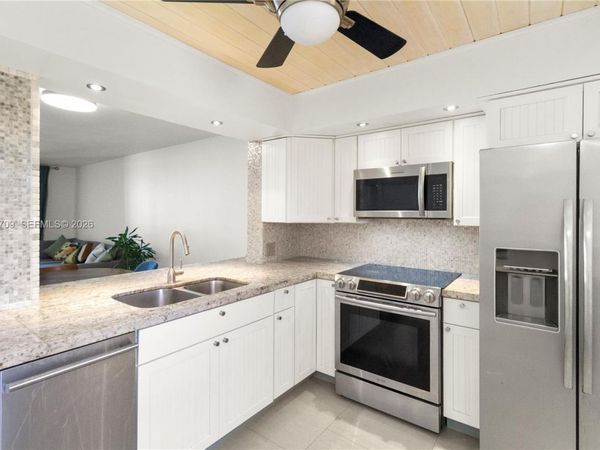 301 NE 14th Ave , Unit 601, Hallandale Beach, FL 33009