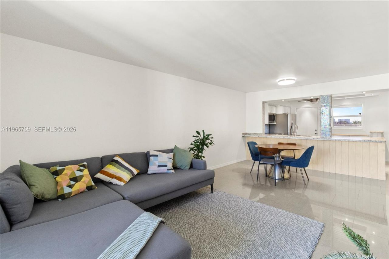 301 NE 14th Ave , Unit 601, Hallandale Beach, FL 33009 Photo