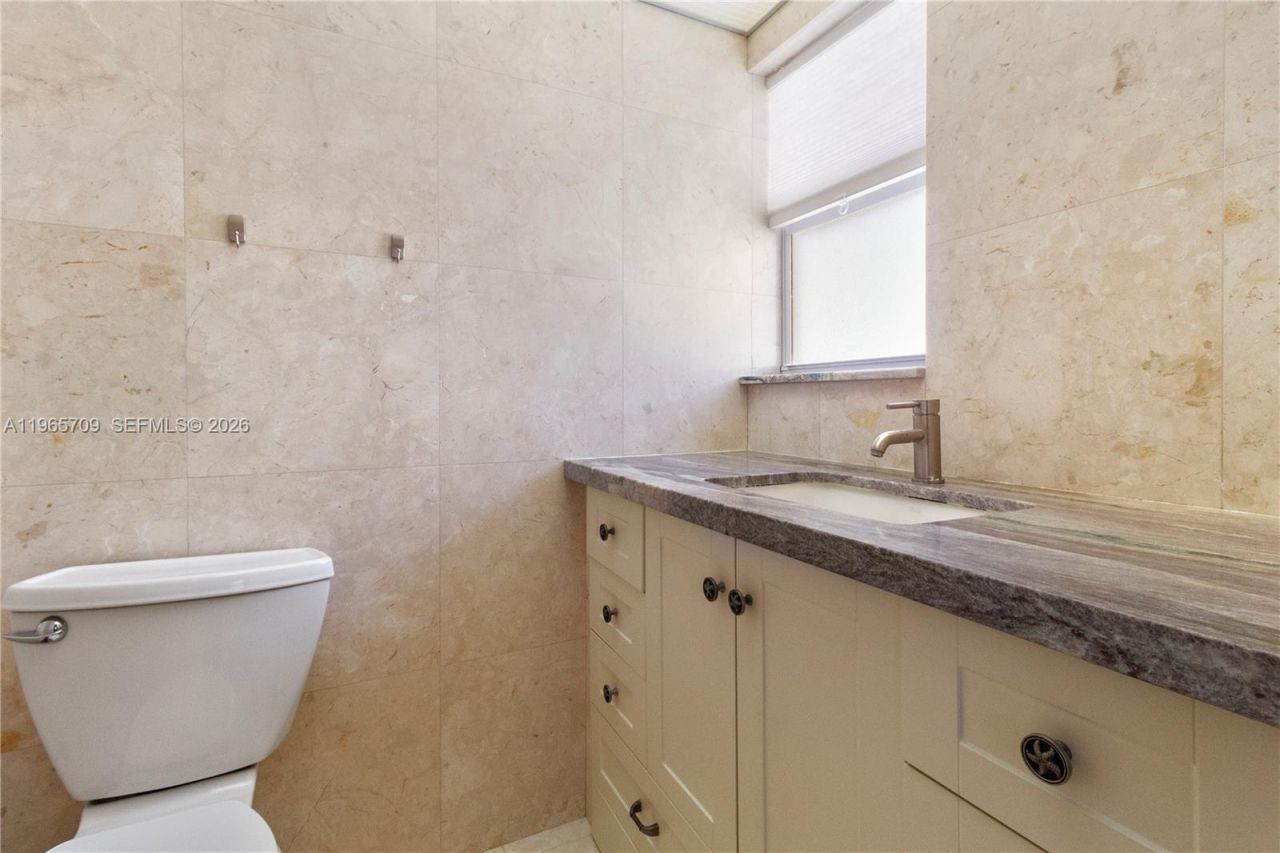 301 NE 14th Ave , Unit 601, Hallandale Beach, FL 33009 Photo