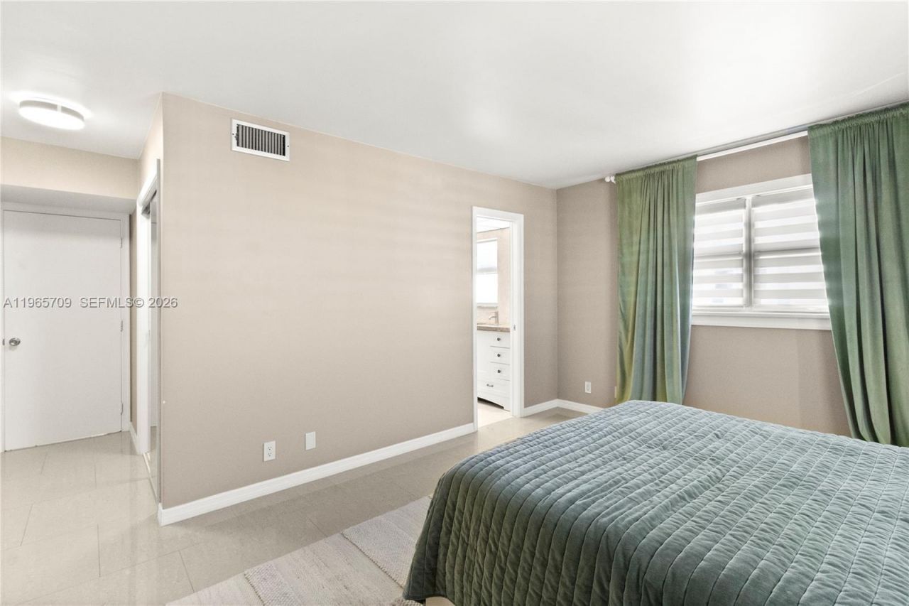 301 NE 14th Ave , Unit 601, Hallandale Beach, FL 33009 Photo