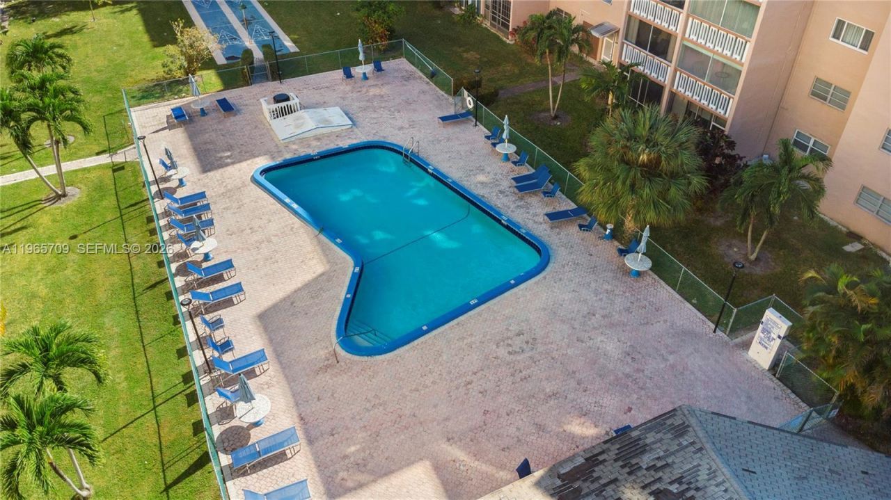 301 NE 14th Ave , Unit 601, Hallandale Beach, FL 33009 Photo