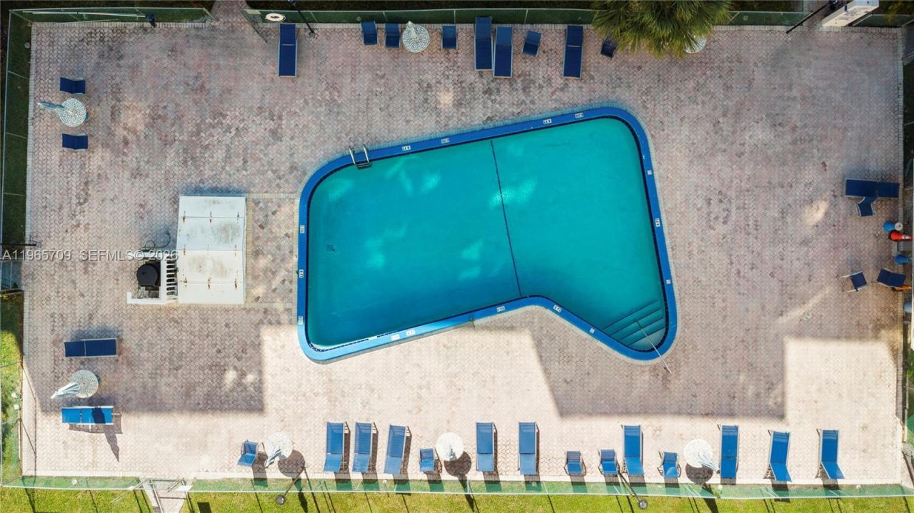 301 NE 14th Ave , Unit 601, Hallandale Beach, FL 33009 Photo