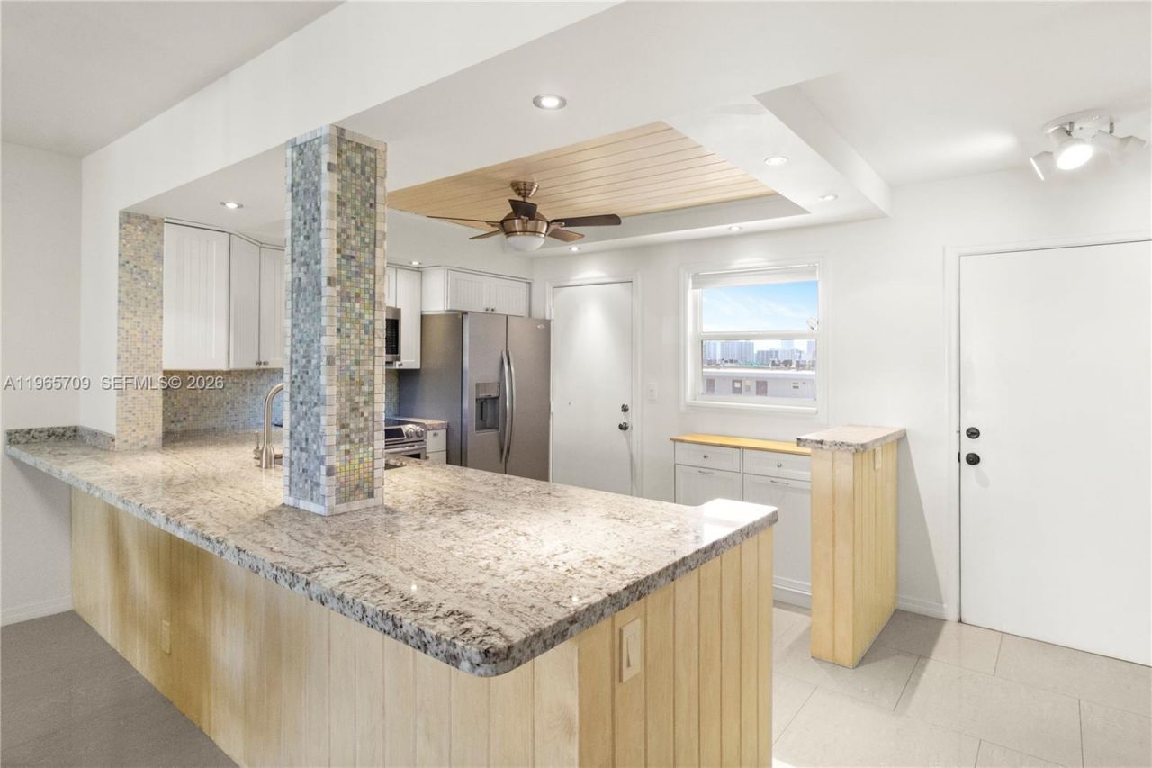 301 NE 14th Ave , Unit 601, Hallandale Beach, FL 33009 Photo