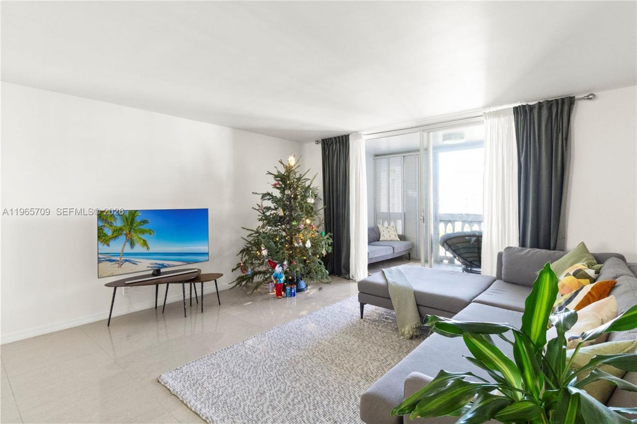 301 NE 14th Ave , Unit 601, Hallandale Beach, FL 33009 Photo